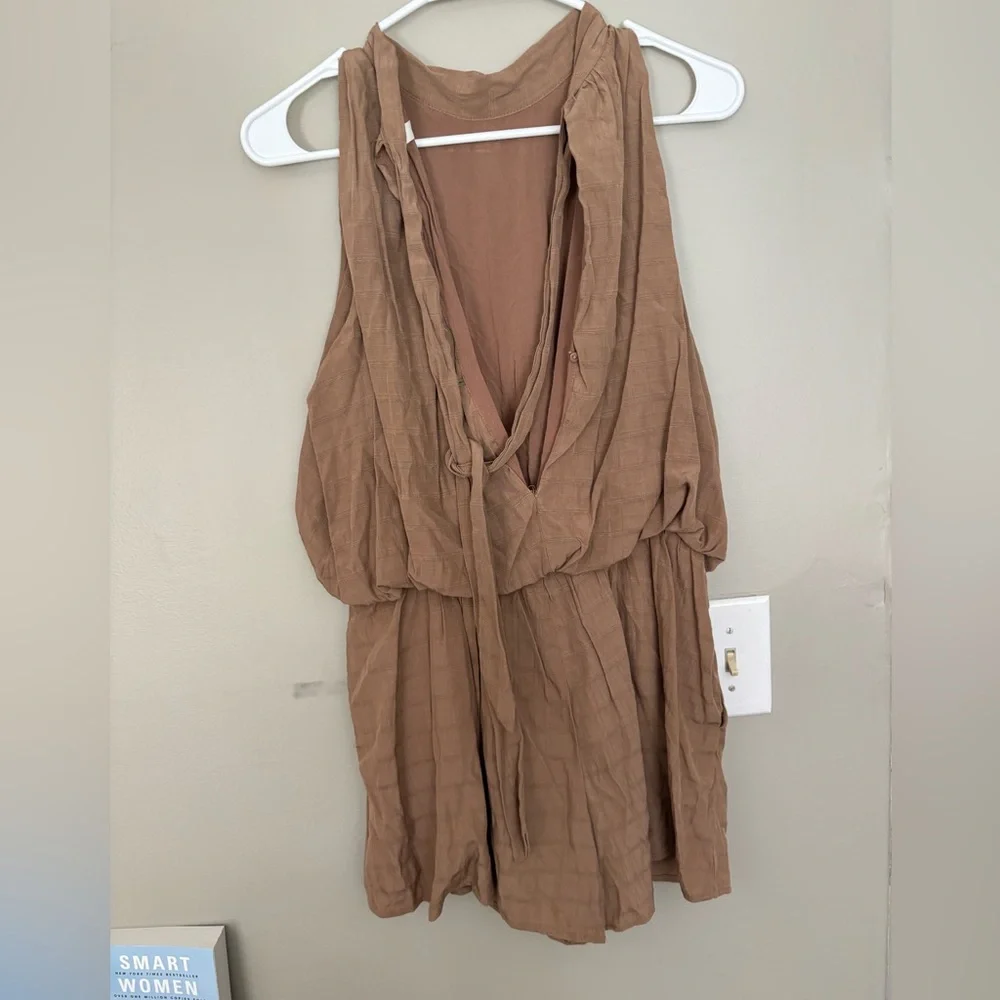 Tan romper - Picture 2 of 3